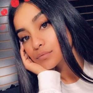 Meet your Posher, Rocio